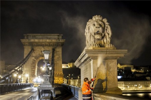 Megkezdte Budapest tavaszi takarítását a Fővárosi Közterület-fenntartó | kép forrása: MTI/Mohai Balázs